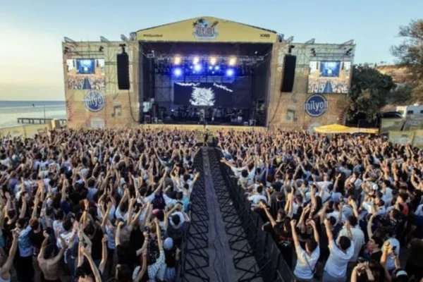 Zeytinli Rock Festivali’ne yasak tartışması büyüyo... Zeytinli Rock Festivali’ne yasak tartışması büyüyo...