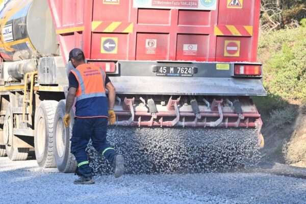 Manisa’da yol çalışmaları tam gaz!