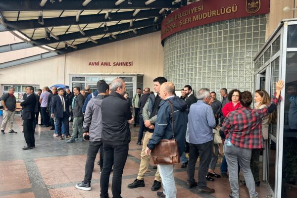 Konak’ta meclis önü eylem alanı!