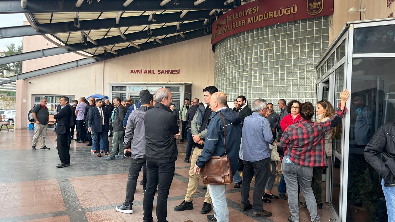 Konak’ta meclis önü eylem alanı!