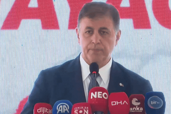 Başkan Tugay’dan 30 Ekim töreninde hükümete ...