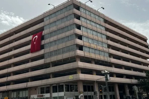 Büyükşehir yönetiminden çekiliyor… Çankaya O...