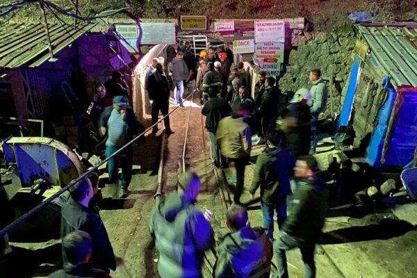 Madende zehirlenen işçi sayısı 15’e yükseldi Madende zehirlenen işçi sayısı 15’e yükseldi