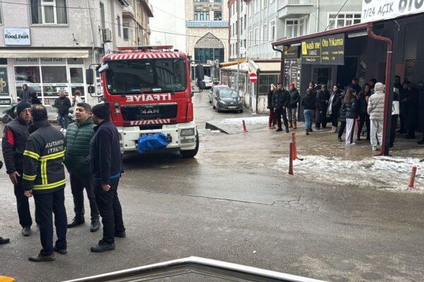 Baca yangını:  3 kişi dumandan etkilendi!