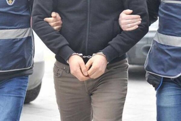 Sosyal medya paylaşımı tepki çekti: Zanlı yakaland... Sosyal medya paylaşımı tepki çekti: Zanlı yakaland...
