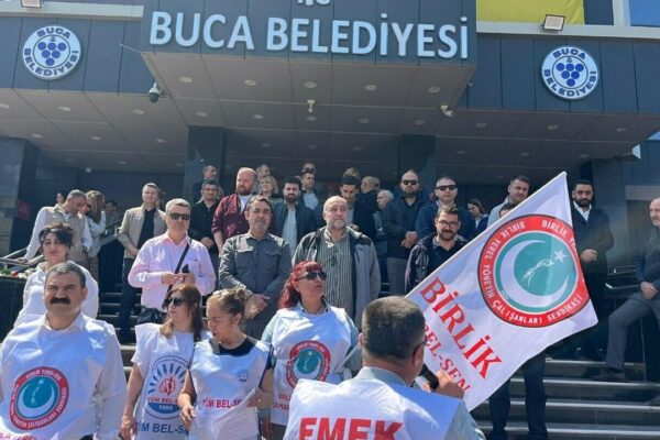 Buca’da memurlar alacakları için eylemde! Buca’da memurlar alacakları için eylemde!