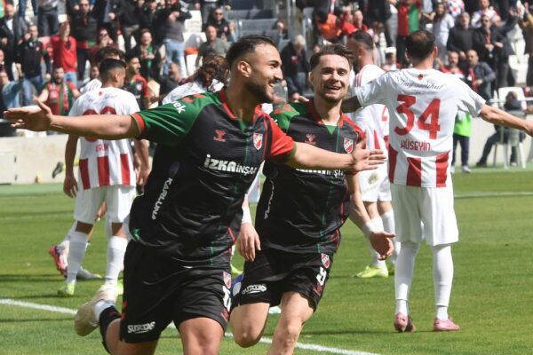 Karşıyaka şan, Bornova can derdinde! Karşıyaka şan, Bornova can derdinde!