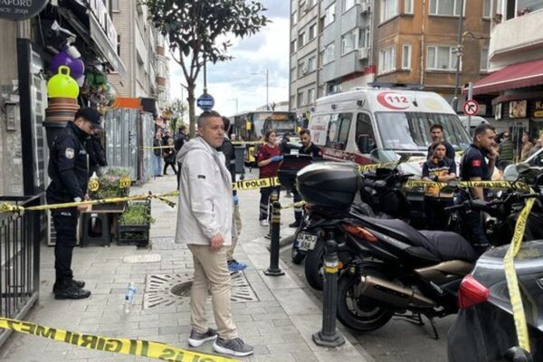 Sokak ortasında dehşet: Kaynana, gelini silahla öl... Sokak ortasında dehşet: Kaynana, gelini silahla öl...