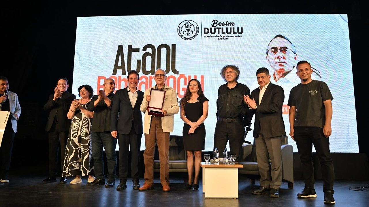 Ataol Behramoğlu Manisalılarla buluştu