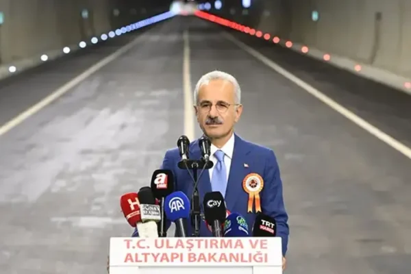 Bakan Uraloğlu: Türkiye’yi adeta yeniden inş...