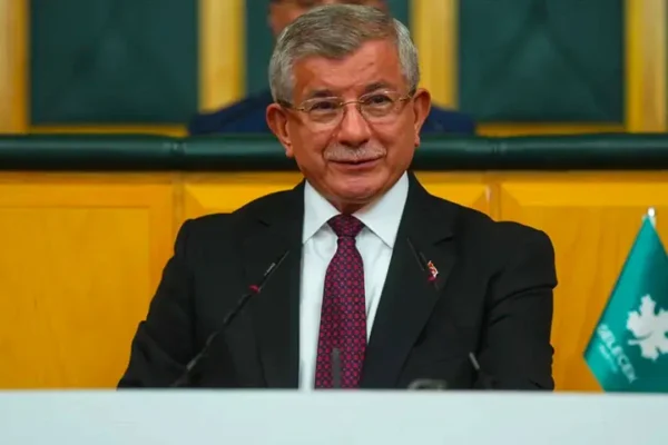 Gelecek Partisi resmen feshedildi!
