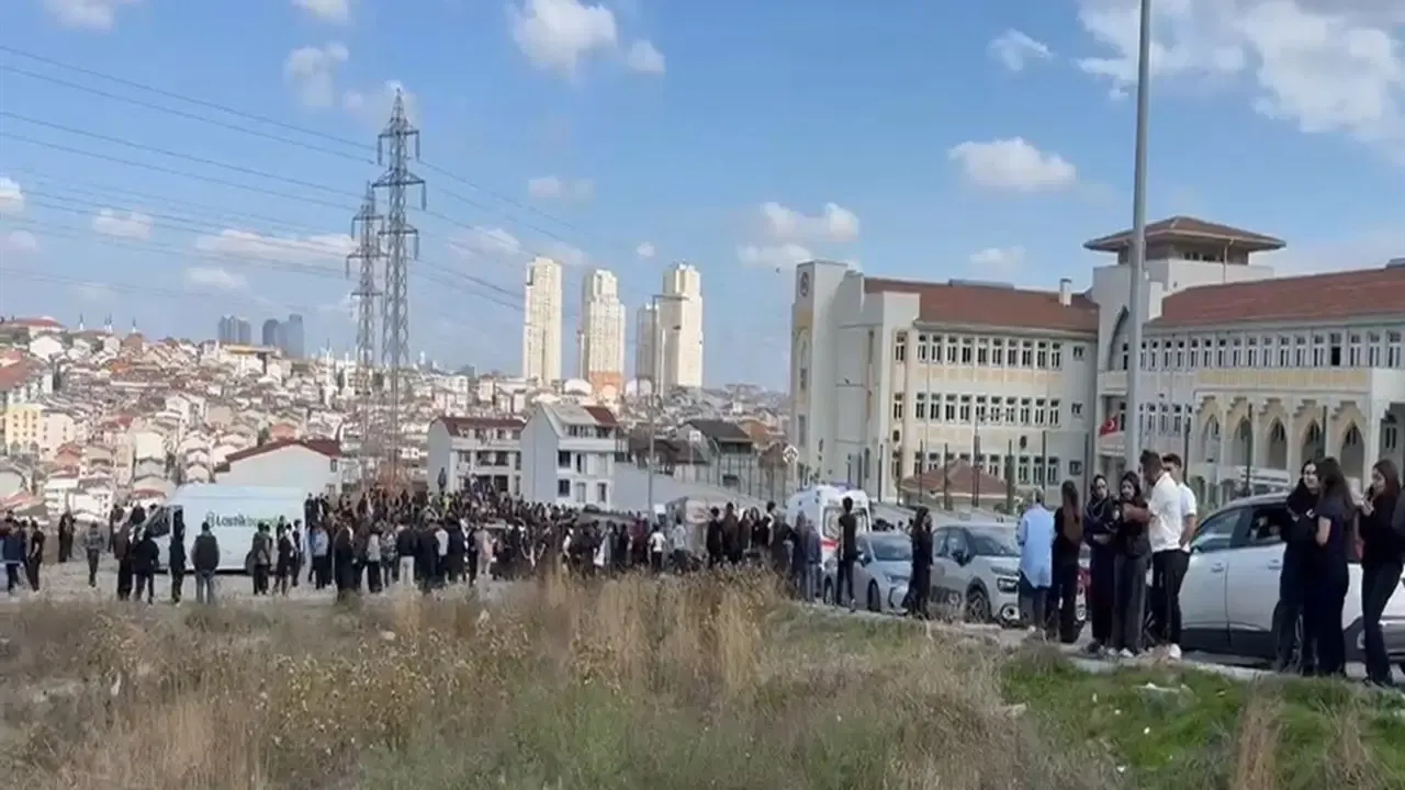 Lisede bıçaklı kavga: 2 öğrenci yaralı
