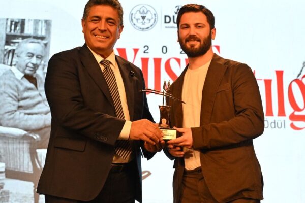 Yusuf Atılgan Roman Ödülü’nün sahibi Cem Akaş oldu